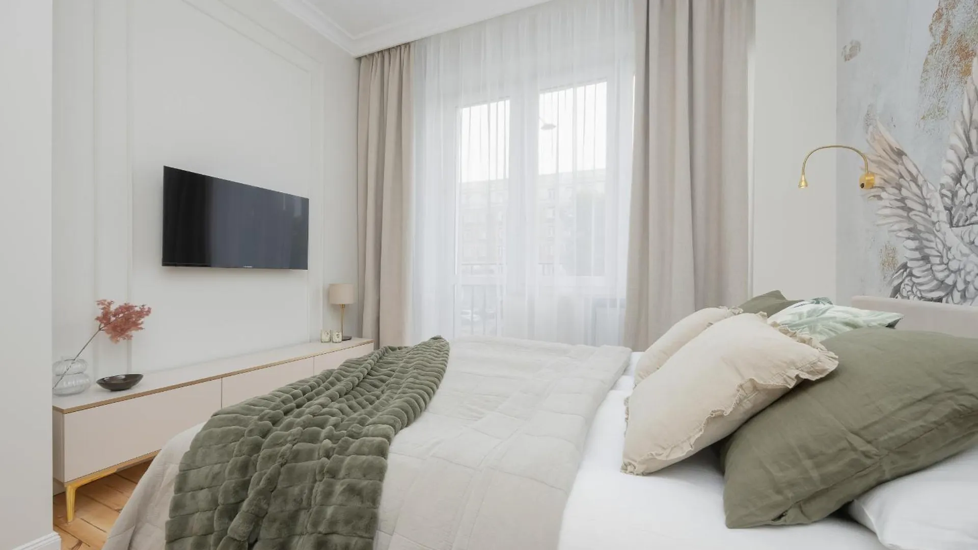 Elegant Apartments Grojecka In Warsaw By Renters Poland