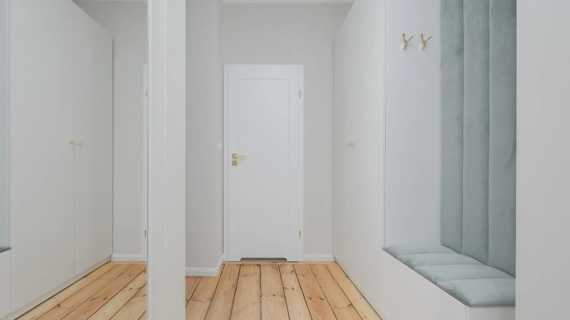 Elegant Apartments Grojecka In Warsaw By Renters Poland